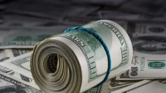 Курс доллара вырос сразу на 5,5 тенге на бирже 9 декабря