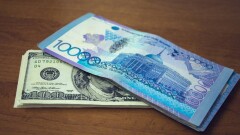 Сколько стоят рубль и доллар в Казахстане 19 сентября