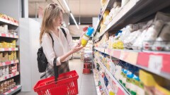 Четыре социально значимых продукта подешевели за неделю в Казахстане