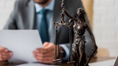 Судью Костанайского областного суда задержали с поличным при получении крупной взятки