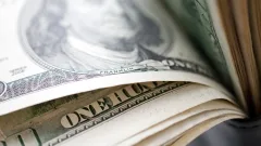 Курс доллара снизился к тенге на бирже 28 апреля