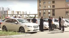 "Никто не думал, что ветром принесёт". При покраске ЛРТ испортили десятки автомобилей астанчан