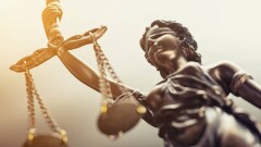 Бывшего замакима Атырауской области приговорили к 10 годам заключения за получение взятки