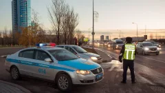 В Казахстане вступили в силу новые штрафы для водителей за нарушения ПДД