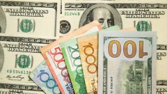 Курс доллара упал почти на 3 тенге на биржевых торгах 5 марта