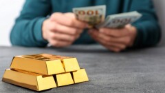 Стоит ли казахстанцам вкладывать деньги в дорожающее золото