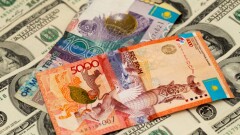 Доллар подорожал к тенге после продолжительного падения
