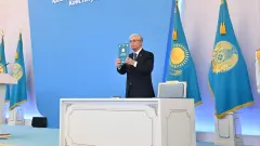 "Эпохальное событие". Токаев поздравил казахстанцев со вступлением в силу новой Конституции 