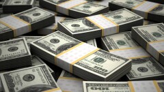 Курс доллара снизился на бирже почти на 2 тенге