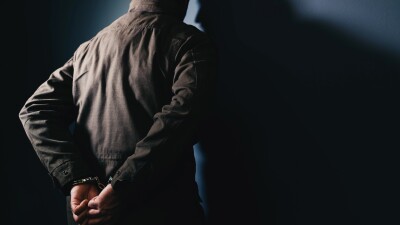 Полицейские задержали подозреваемых в двойном убийстве, совершённом 25 лет назад в Уральске