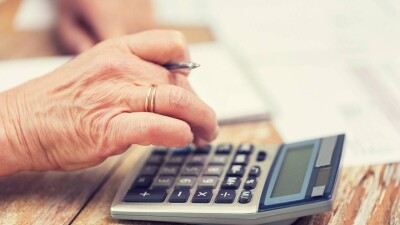 Почему при равном стаже одни пенсионеры получают 160 тысяч, а другие – 87 тысяч тенге