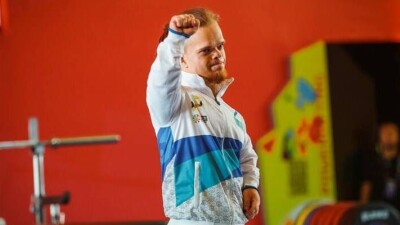Казахстанский пауэрлифтер Давид Дегтярёв стал чемпионом Паралимпийских игр