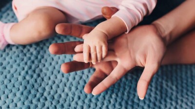 Продлят ли выплату по уходу за ребёнком тем, чьим детям к 1 января исполнится год