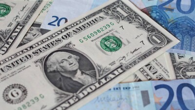 Курс доллара к тенге немного снизился на бирже 21 ноября