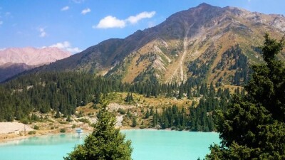 Пропавшую в горах Алматы девушку нашли, она в тяжёлом состоянии