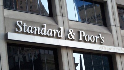 S&P: Стабильность бизнеса многих банков в Казахстане зависит от деловых и политических связей их владельцев
