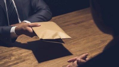 Главе управздрава СКО вынесли приговор за получение взятки