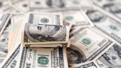 Сколько стоит доллар в Казахстане? Результаты биржевых торгов после долгих выходных