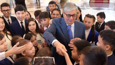 Токаев поздравил казахстанцев с Международным днём защиты детей