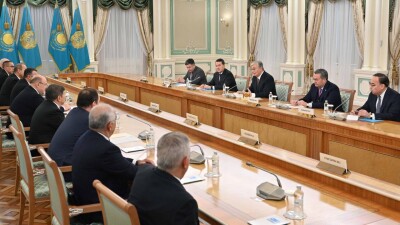 Токаев обсудил с главами правительств СНГ перспективность Транскаспийского транспортного маршрута