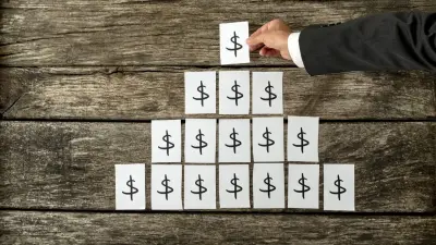 "Надо давать сроки". Токаев предложил наказывать тех, кто втягивает казахстанцев в финансовые пирамиды