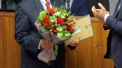 Обман педагогов: как отличить официальные награды для учителей от фейковых