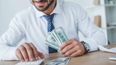 Почему Halyk Bank и Bank RBK выплатят дивиденды, несмотря на ограничения для банков, получивших господдержку