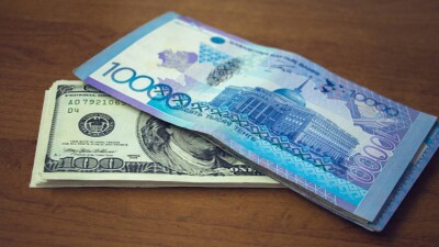 Курс доллара взлетел до 470 тенге в обменниках Казахстана