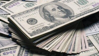 Каким будет официальный курс доллара в последний день весны