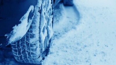 Больше 100 авто застряли на трассе в Абайской области, ограничено движение в 16 регионах