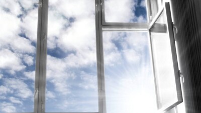 Женщина и ребёнок выпали из окна на 12-м этаже дома в Астане