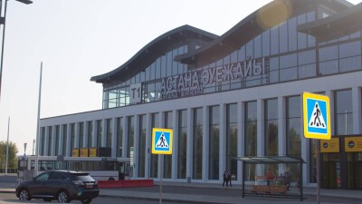 Проход и проезд перед терминалом для международных рейсов в аэропорту Астаны ограничили из-за ремонта