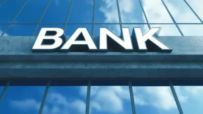 Получение первого кредита офлайн и ограничение господдержки банков: Токаев подписал закон 