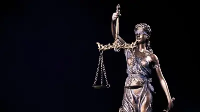 9 млрд тенге ущерба: экс-сотрудников спецЦОНов двух областей осудили за незаконную регистрацию авто 