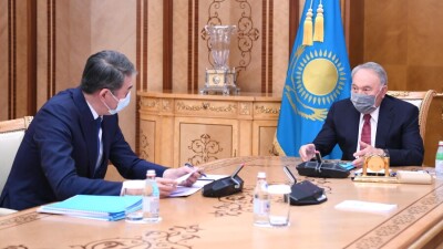 Назарбаев и Исекешев обсудили повестку очередного заседания Совета безопасности
