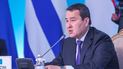 Смаилов предложил странам ЕАЭС совместно производить продукты питания и ускорить движение товаров внутри союза