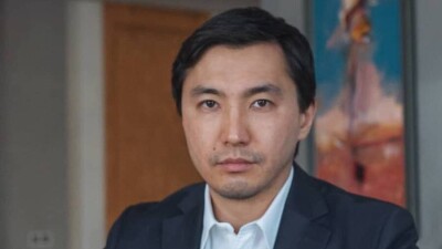 Кайрата Кудайбергена исключили из партии Amanat и лишили статуса депутата