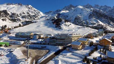 С 1 апреля въехать на территорию Шымбулака можно будет только на электромобиле