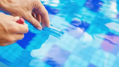 Отравление детей хлором в Атырау: директору аквапарка назначили домашний арест