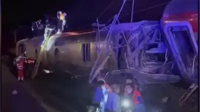 Как минимум 21 человек погиб при столкновении поездов в Испании