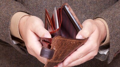 Казахстанцы соглашаются получать АСП в размере 1 тенге. Что им это даёт?