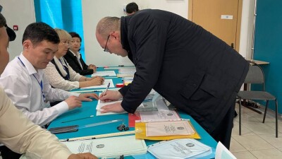 Председатели Amanat, "Ауыл", ОСДП и "Байтақ" проголосовали на выборах и оценили свои шансы на успех