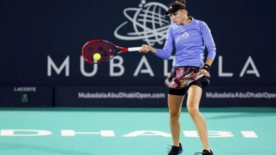 Елена Рыбакина вышла в четвертьфинал турнира WTA-500 в Абу-Даби