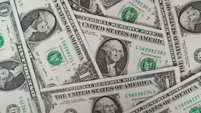 Курс доллара снизился к тенге на бирже 3 марта