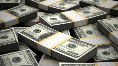 Тенге рухнул по итогам торгов на KASE