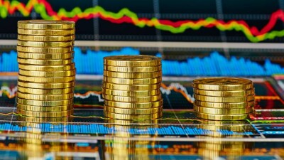 Золото дешевеет на фоне роста биткоина, доллара и госбондов США