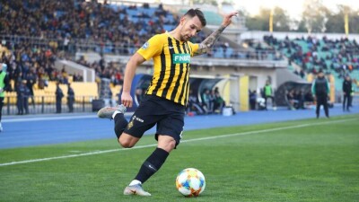 Билеты на футбольный матч между "Кайратом" и "Астаной" появились в продаже