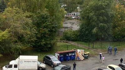 Следком России: Устроивший стрельбу в школе Ижевска был одет в майку с нацистской символикой