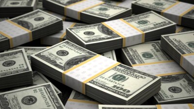 Доллар на бирже подорожал почти на 2 тенге на фоне дешевеющей нефти