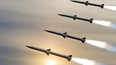 Иран и Израиль нанесли друг другу новые ракетные удары, информацию о гибели экс-президента Ахмадинежада опровергли